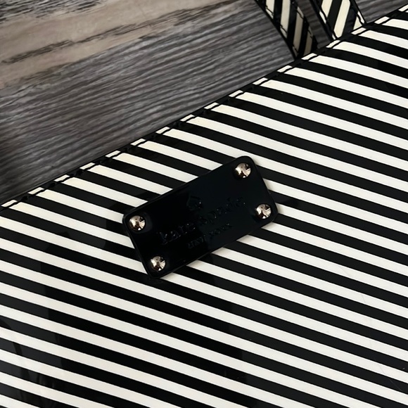 Kate Spade stripe Ta Da bag - Picture 2 of 8